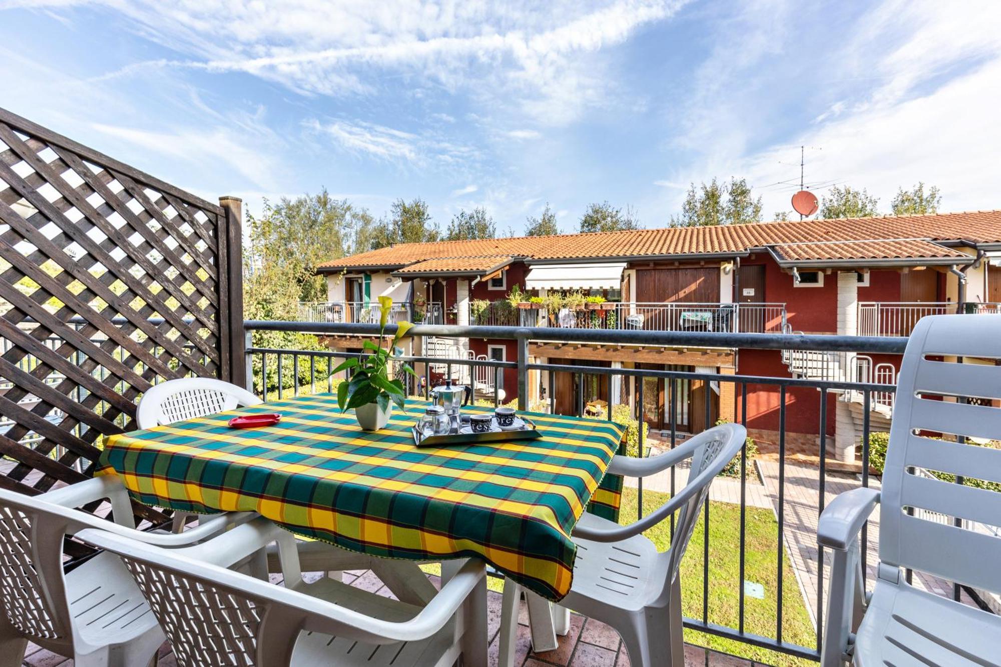 Residence La Corte Near Gardaland Castelnuovo del Garda Luaran gambar