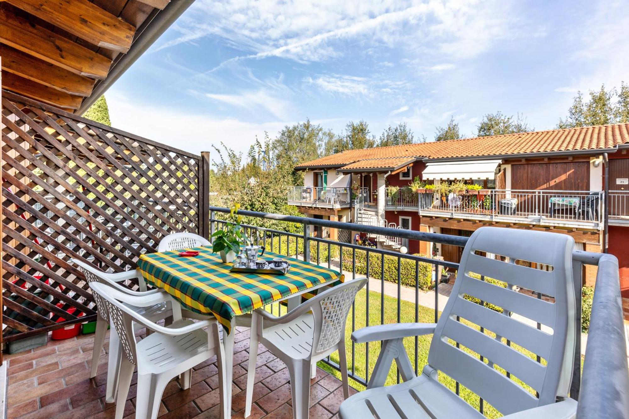 Residence La Corte Near Gardaland Castelnuovo del Garda Luaran gambar