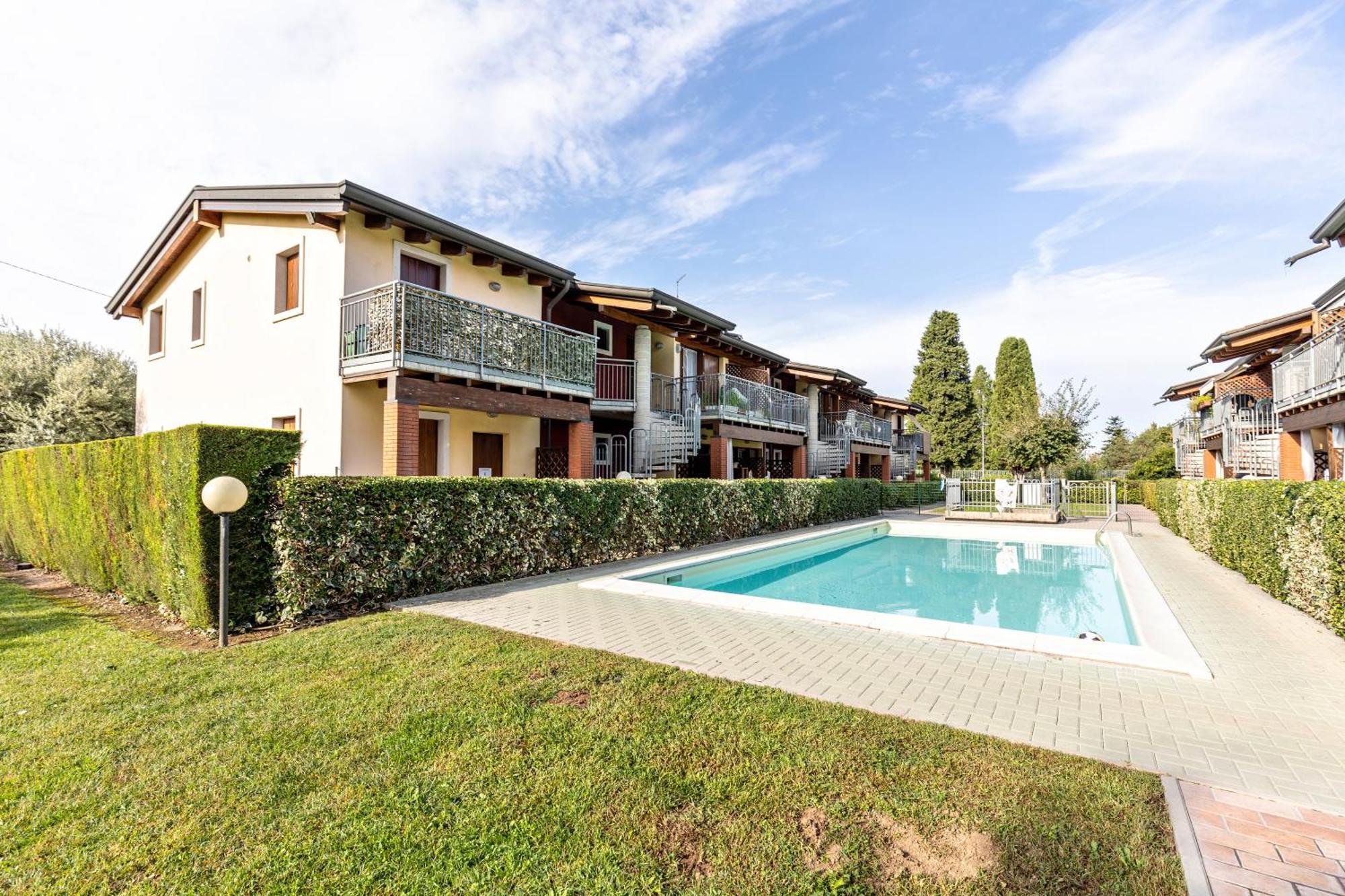 Residence La Corte Near Gardaland Castelnuovo del Garda Luaran gambar
